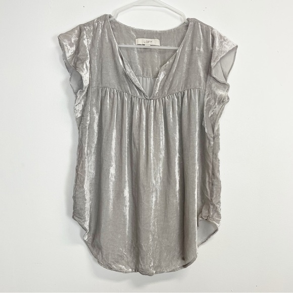 LOFT Tops - Loft Shirt Womens Size Small Gray Velour Short Sleeve VNeck